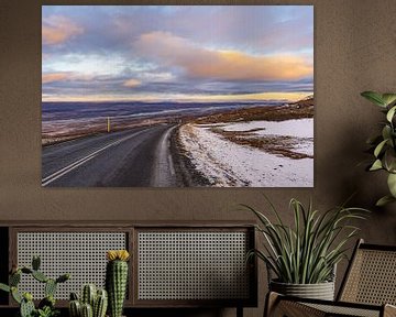 Route et paysage à l'est de l'Islande sur Rico Ködder