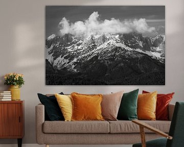 Schroffe Berge in Österreich | Alpen | Schwarz-Weiß-Fotografie von Laura Dijkslag