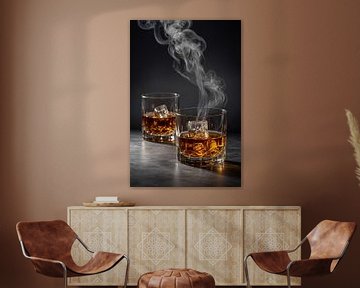 Verres à whisky élégants avec fumée sur fond noir sur De Muurdecoratie