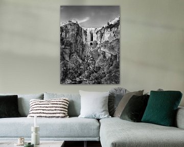 Ronda Gorge in Spain in Andalusia in black and white portrait format by Manfred Voss, Schwarz-weiss Fotografie