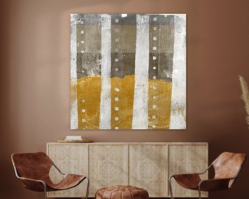 Moderne abstracte kunst. Vormen in goudgeel, warm bruin en wit. van Dina Dankers