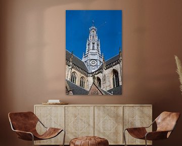 Haarlem  Nederland Grote Kerk of St.-Bavokerk onder een blauwe hemel van Richard Wareham