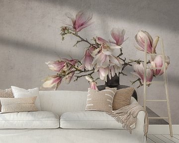 Stilleven met bloemen. Magnolia. Roze. Lente. van Alie Ekkelenkamp