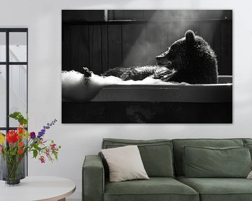 Badkamerfoto: Ontspannen beer in een bubbelbad van Poster Art Shop