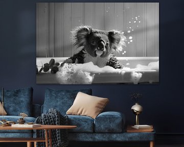 Ontspannen koala in de badkamer - een charmante badkamerfoto voor je toilet van Poster Art Shop