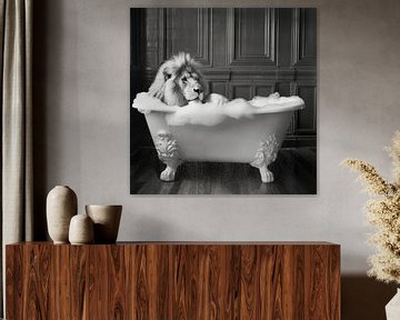 Un lion majestueux dans la salle de bain - Un tableau de salle de bain imposant pour vos toilettes sur Felix Brönnimann