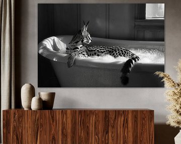 Serval dans la baignoire - une charmante œuvre d'art pour vos toilettes sur Felix Brönnimann