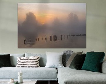 Een mooie zonsopgang in de waterrijke omgeving van Grouw
