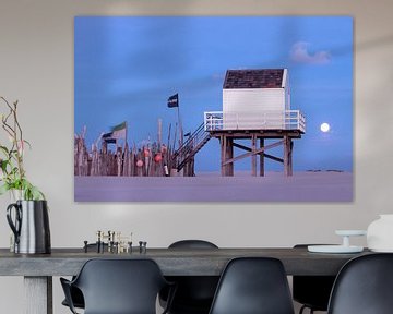 Drenkelingenhuisje Vlieland tijdens blauwe uurtje