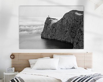 Le phare du Cap Formentor dans la brume matinale - Magnifique Majorque sur Rolf Schnepp