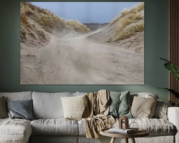 Storm blaast zand door de duinen van STEVEN VAN DER GEEST