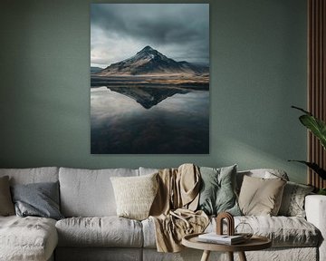 IJsland: weerspiegelend bergmeer van fernlichtsicht