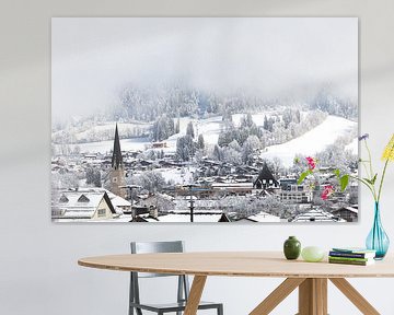 Kitzbühel in de sneeuw van Becky B. Photography Netherlands