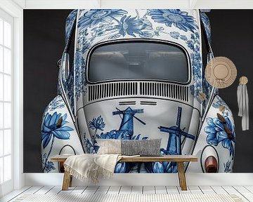 aanblik van de Achterkant van een oude volkswagen kever voorzien van Delfts blauwe afbeeldingen van Margriet Hulsker