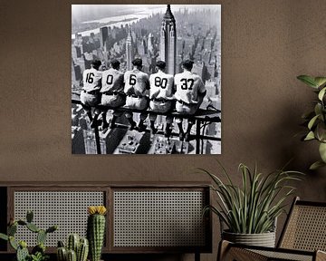 Baseball players atop a Skyscraper van Gert-Jan Siesling