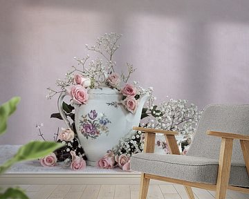 Blumengeschirr mit Rosen von Mariska Vereijken
