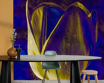 Tulip in Delftware and Gold. by Alie Ekkelenkamp
