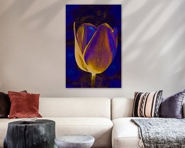 Tulp in Delfts blauw en Koper Goud. van Alie Ekkelenkamp