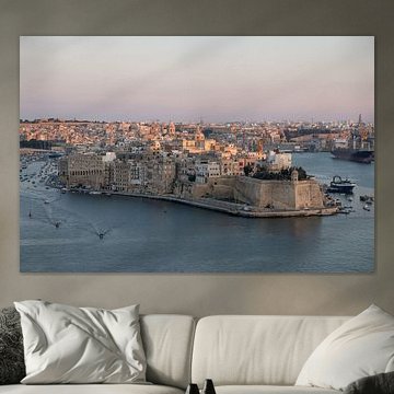 Senglea at Sunset: Enchanting View from Upper Barrakka in Malta