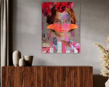 VlinderVrouw | Met dit werk haal je kleur in je interieur. Rood, roze en oranje voeren de boventoon. van Wil Vervenne