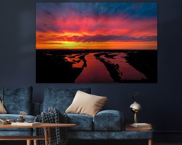 Coucher de soleil coloré sur la rivière IJssel sur Sjoerd van der Wal Photographie