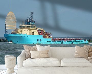 Maersk Handler vaart richting zee. van Jaap van den Berg