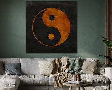 Symbole Yin-Yang en brun rouille sur fond noir sur Western Exposure