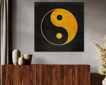 Yin-Yang-Symbol in Gold auf schwarzem Hintergrund von Western Exposure