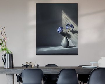 Stilleven met blauwe bloemen van Japandi Art Studio