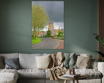 Walburgiskerk Zutphen tegen donkere lucht van Henk van Blijderveen
