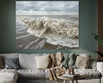 les vagues s'échouent sur la plage sur Egon Zitter