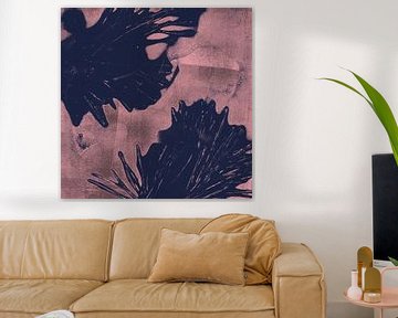 Moderne abstracte kunst. Vormen in donker violet op warm roze van Dina Dankers