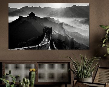 Chinese Muur met mist van Mustafa Kurnaz