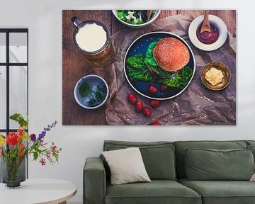 Food fotografie van Hamburger beeld met salade van Pix-Art by Naomi.k