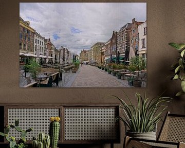 Houtmarkt met gezellige terrassen in binnenstad Zutphen van Henk van Blijderveen
