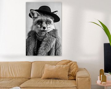 Stijlvolle vos met hoed en ronde bril in zwart en wit van Poster Art Shop
