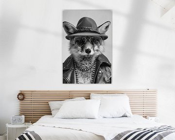 Stijlvol portret van een vos in leren jas en hoed van Felix Brönnimann