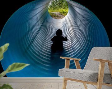 Peuter in een pijp van Achim Prill