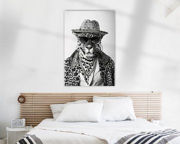 Stijlvolle luipaard met hoed en zonnebril in zwart en wit van Poster Art Shop
