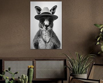 Stijlvolle kangoeroe met hoed en zonnebril, zwart-wit portret van Poster Art Shop