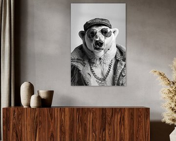 IJsbeer met zonnebril en juwelen van Poster Art Shop
