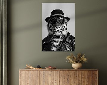 Tijger met pet en zonnebril in zwart en wit van Poster Art Shop