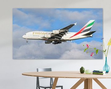 Emirates Airbus A380 passagiersvliegtuig. van Jaap van den Berg