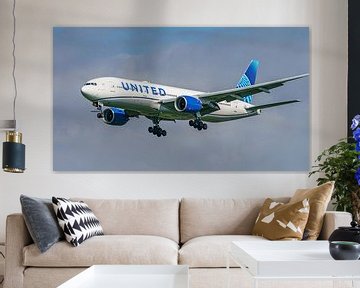 Landende United Airlines Boeing 777-200ER. van Jaap van den Berg