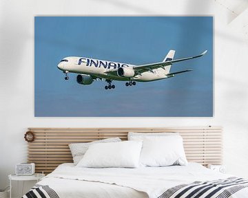 Finnair Airbus A350-900 passagiersvliegtuig. van Jaap van den Berg
