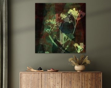 Modern abstract botanisch. Bloemen in groen en bruin. van Dina Dankers