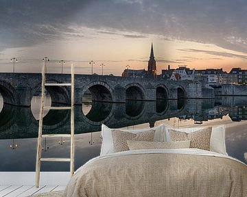 The Sint Servaasbrug at dawn