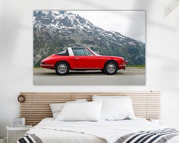 Porsche 912 Targa klassieke sportwagen in de Alpen
