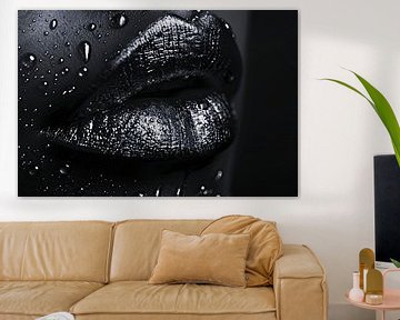 Zwart-witte lippen met glinsterende waterdruppels van De Muurdecoratie