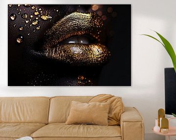 Gouden lippen in een oase van donker contrast van Art & Soul Creations